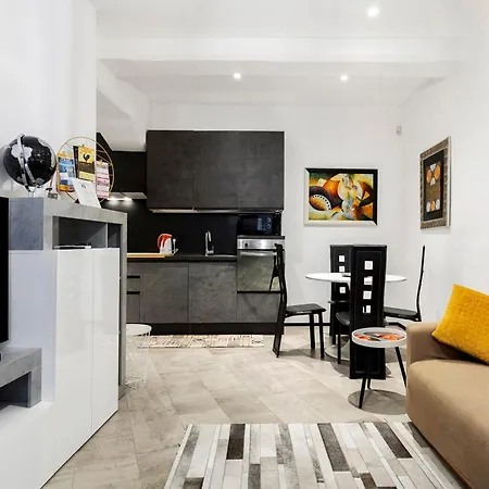 Moderno Con Posto Auto Appartement *